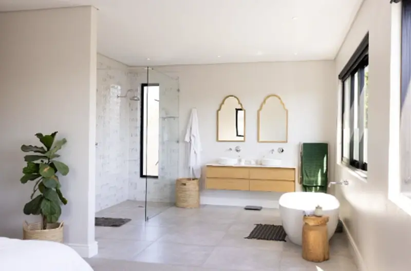 Small Bathroom Remodeling in Los Angeles: 6 Modern Tips for Small Spaces